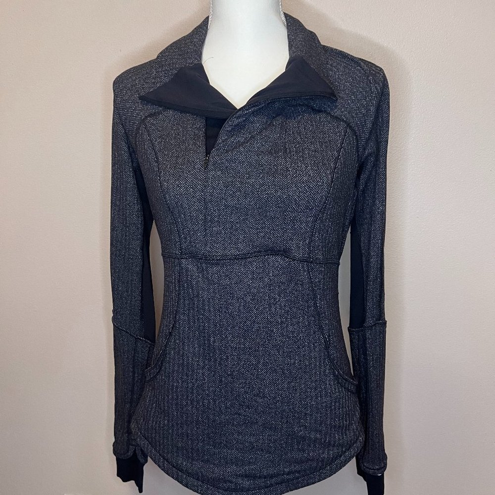 Pre-owned Lululemon Base Runner Size 8